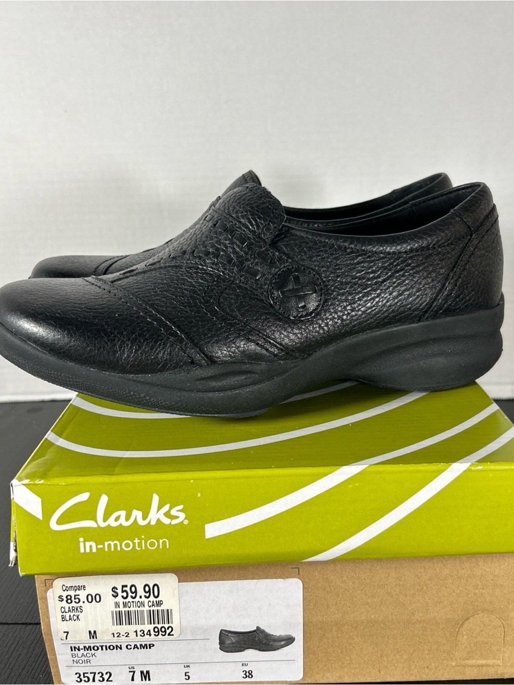 Clarks In-Motion Camp Black Leather Slip-On Shoes - Womens size 7